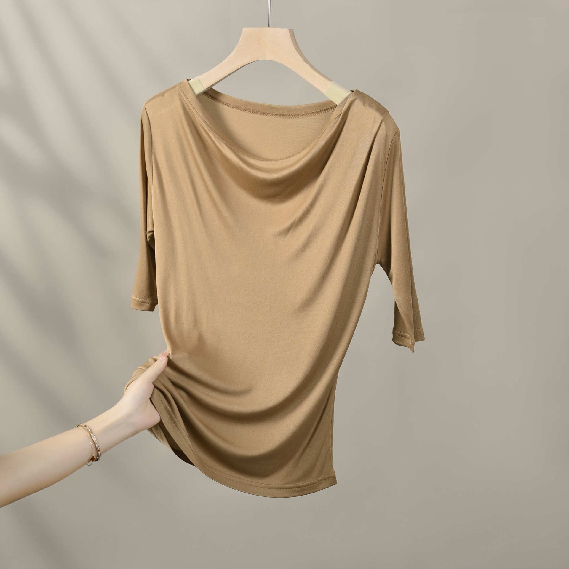Fashionable Elegant Silk Short-sleeved Pleated T-shirt